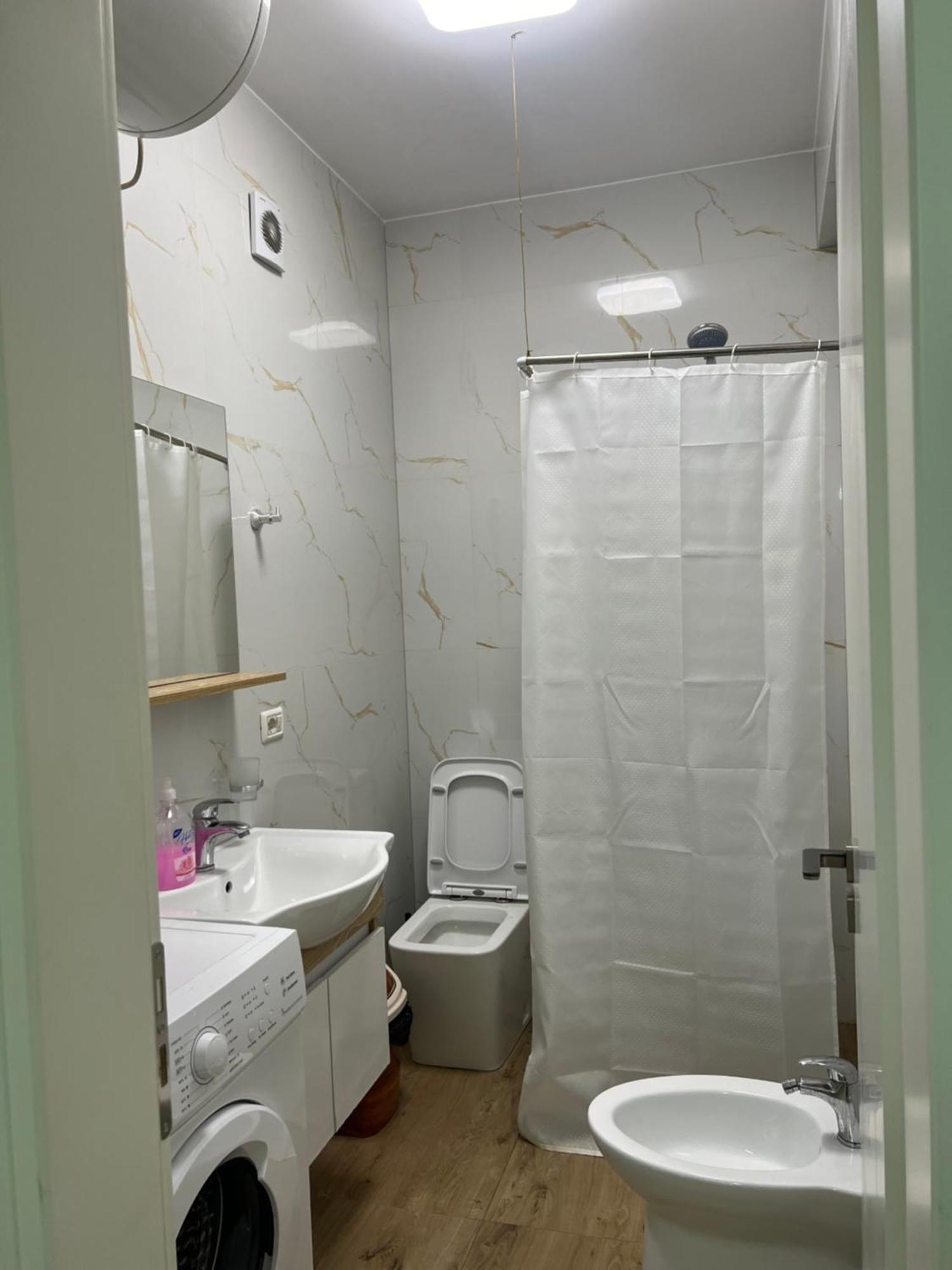 Condor Center Luxury Apartment Tirana Esterno foto
