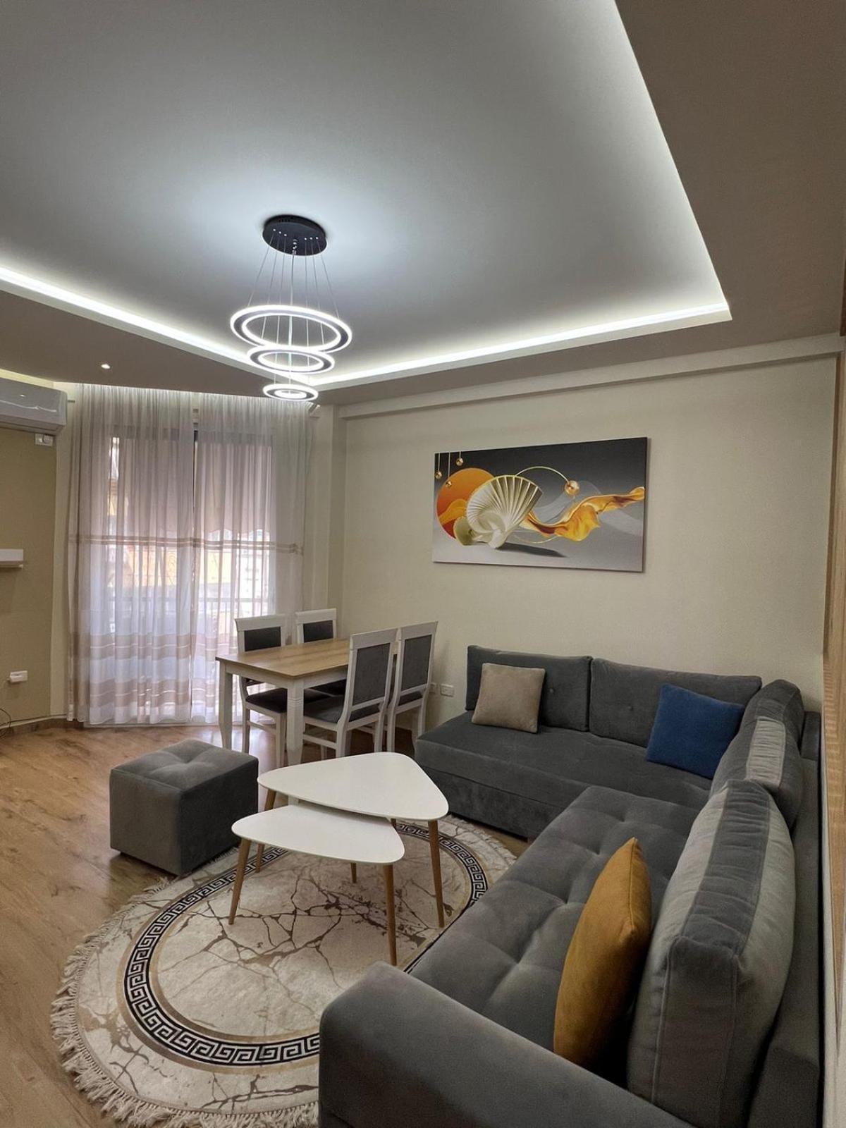 Condor Center Luxury Apartment Tirana Esterno foto